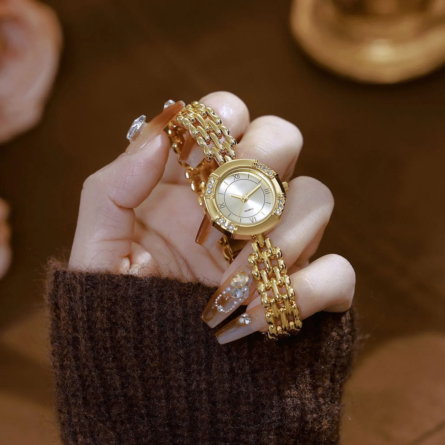 BESTKANG Ladies Vintage Gold Roman Numeral Watch, Waterproof Quartz Dress Watch, Gold-Tone Stainless Steel Elegant Women's Wristwatch for Daily/Casual/Office