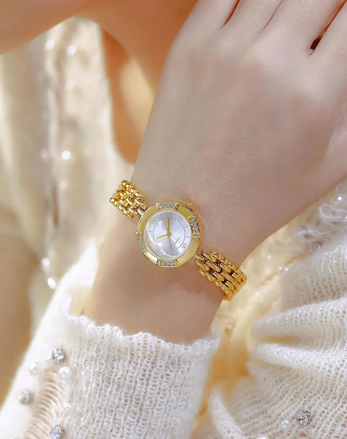 BESTKANG Ladies Vintage Gold Roman Numeral Watch, Waterproof Quartz Dress Watch, Gold-Tone Stainless Steel Elegant Women's Wristwatch for Daily/Casual/Office