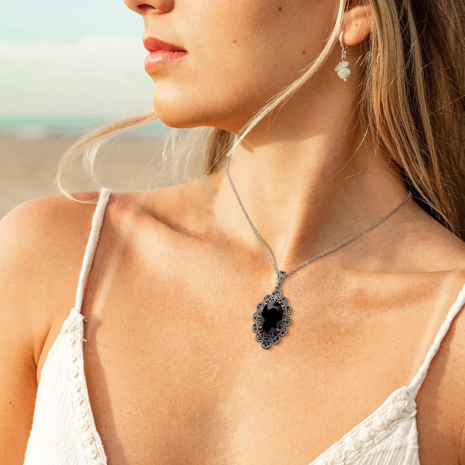 Coin Pendant Necklace for Women 18K Gold and Silver Intertwined Crossover Pendant Two Tone Necklaces Christmas Jewelry Gift