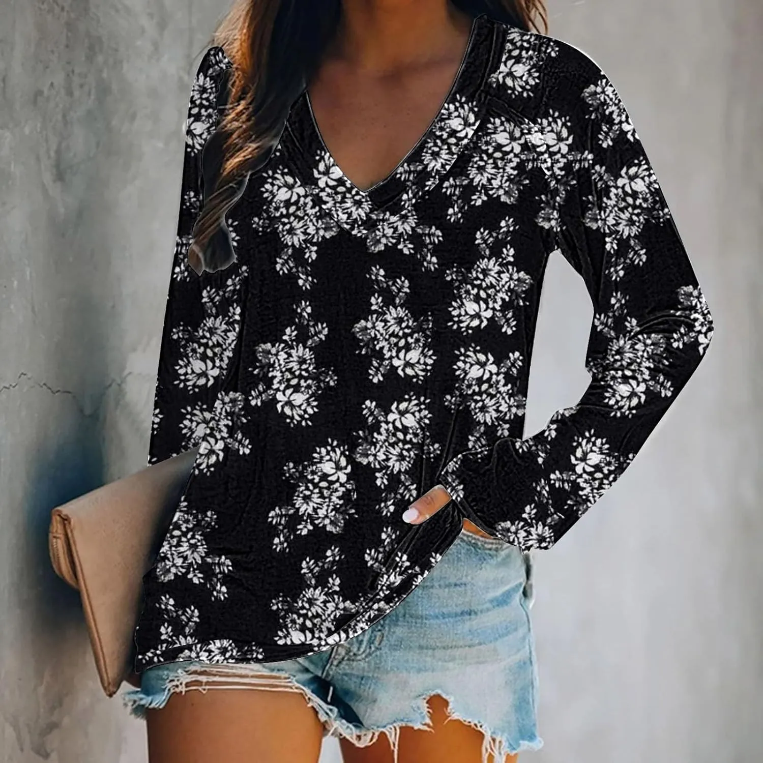 Flowers Graphic Long Sleeve V Neck Tees Shirts for Women Casual Loose Fitted Tshirts Boho Wildflower Trendy Tops