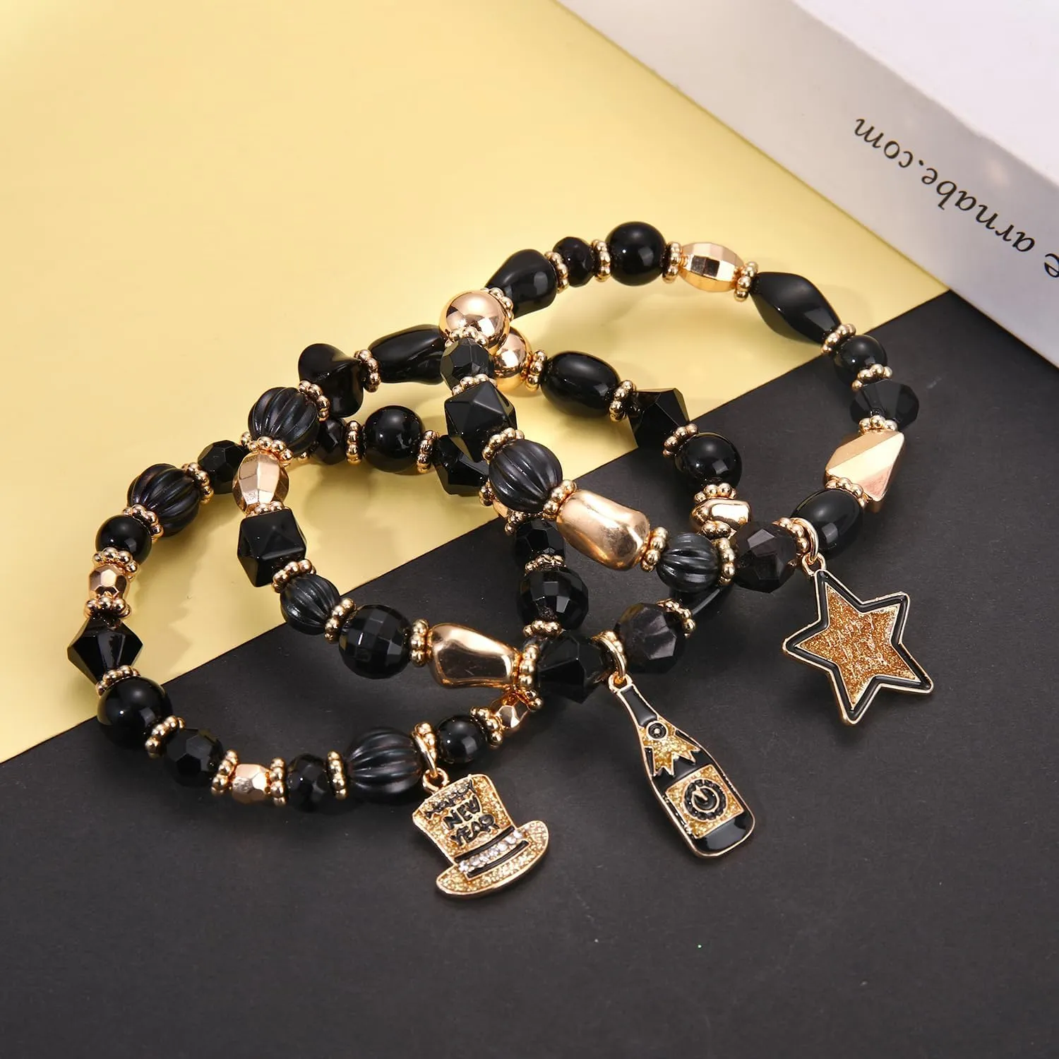 NLCAC Mardi Gras Bracelets for Women Glitter Mask Crown Fleur De Lis Charm Bracelets Purple Green Gold Beaded Stretch Bracelets Carnival Holiday Accessory Party Gifts