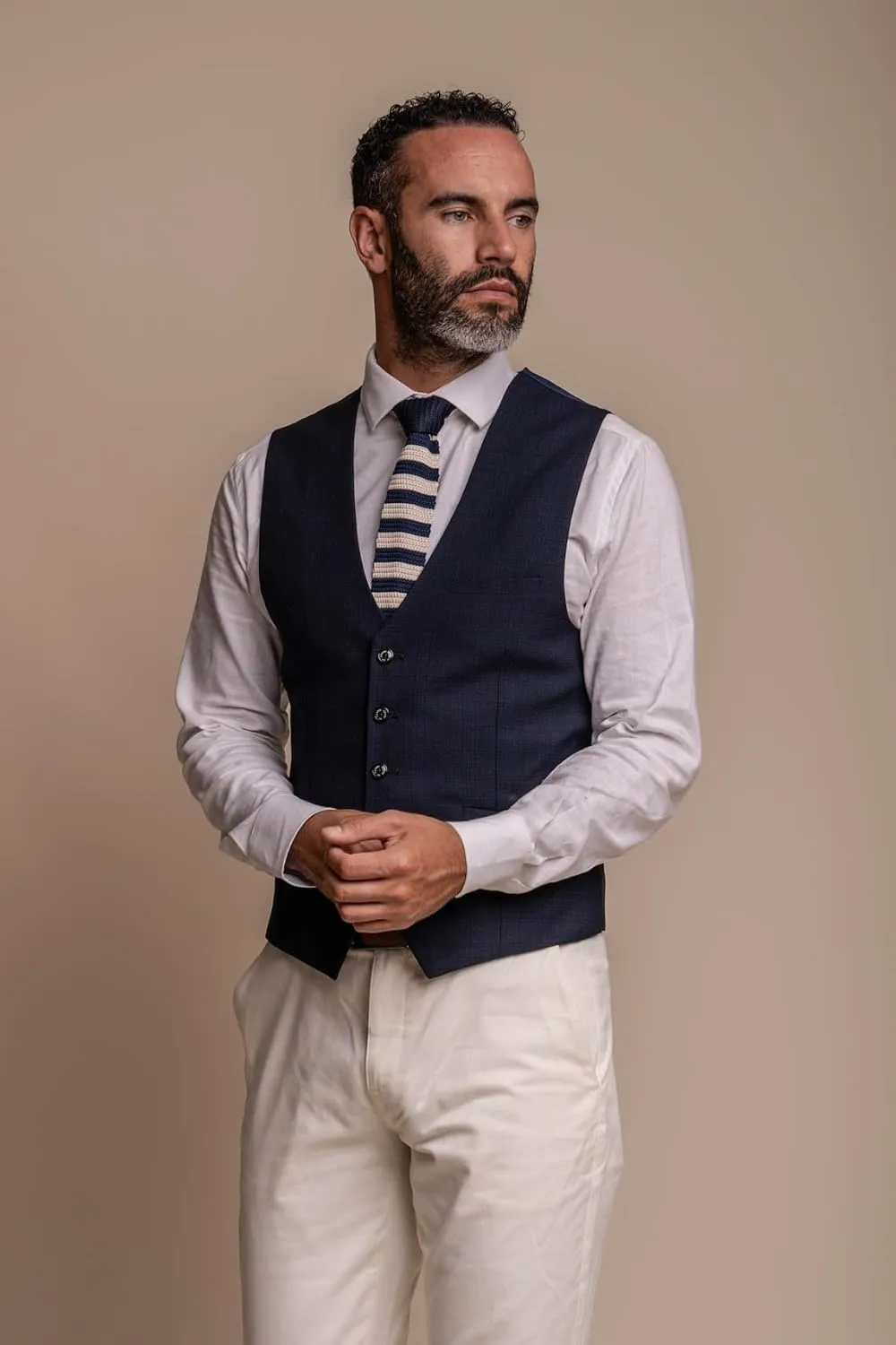 SIRRI Elegant Men's Navy Slim Fit Suit 3-Piece with Beige Ecru Chinos - Versatile Business Attire for Every Occasion