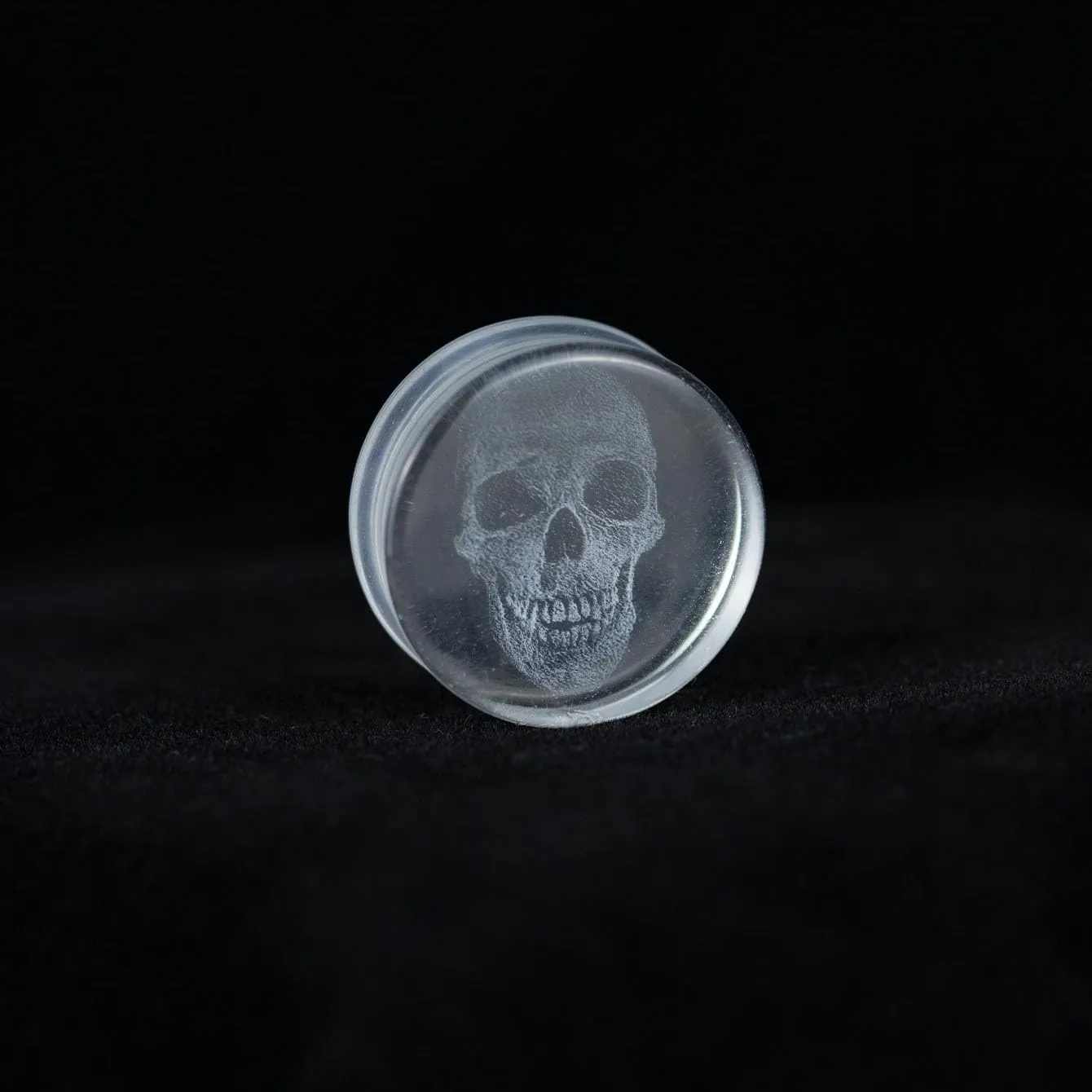 Stylish Glass Skull Saddle Plugs - Ear Gauges Expander Tunnels Stretched Ears(Sold in Pairs)