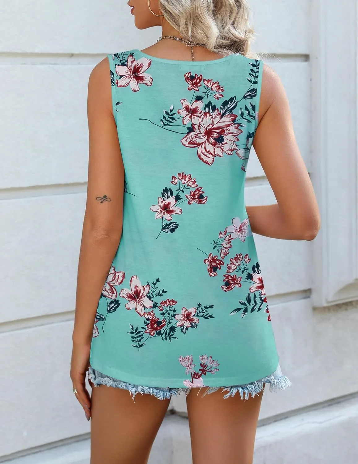 Zeagoo Women 2025 V Neck Lace Tank Tops Summer Floral Print Loose Fit Tops Sleeveless Shirts Casual Trendy Blouse